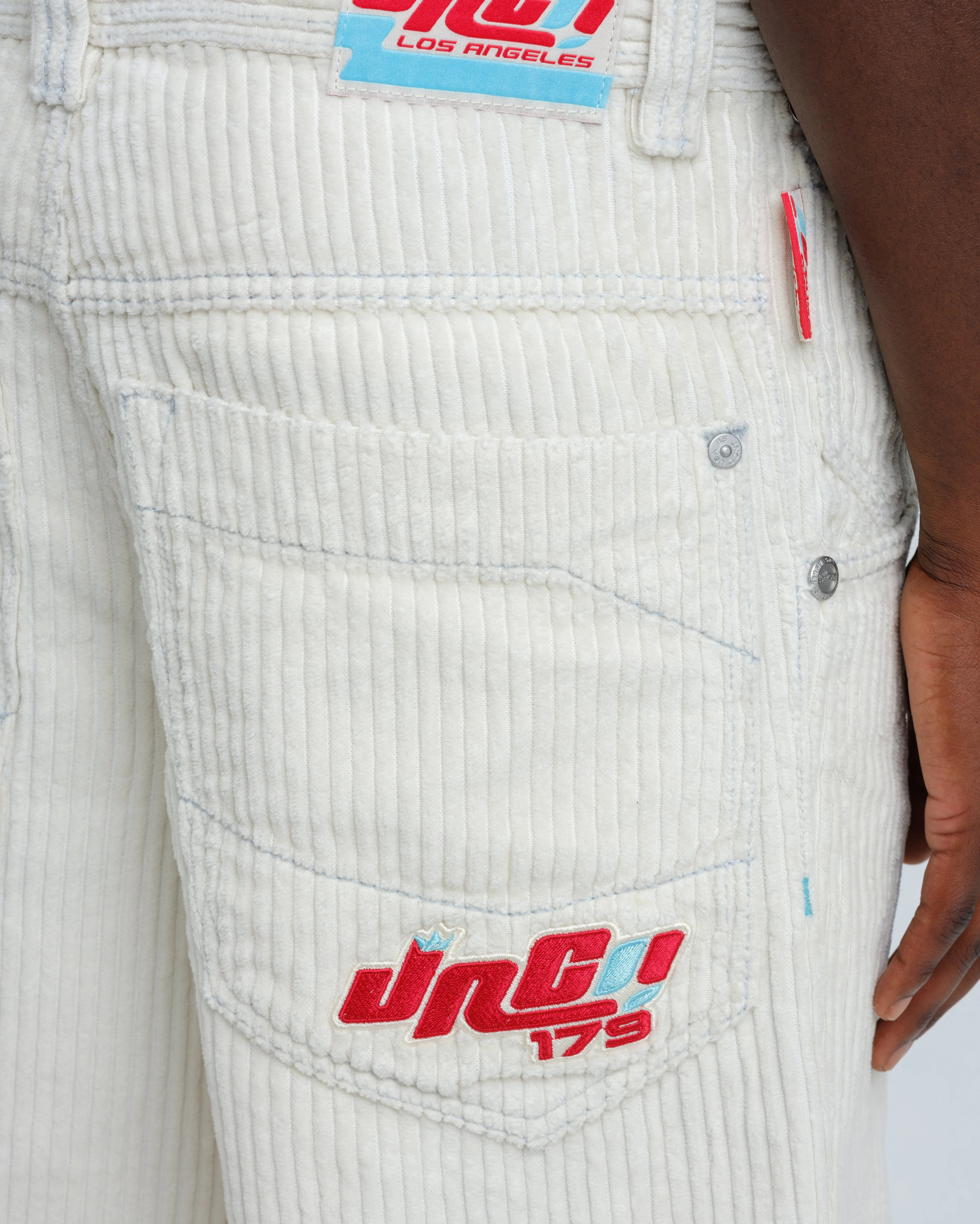 1179 Easy Wide Pipes. 23. 4 Wale Corduroy. Tofu.