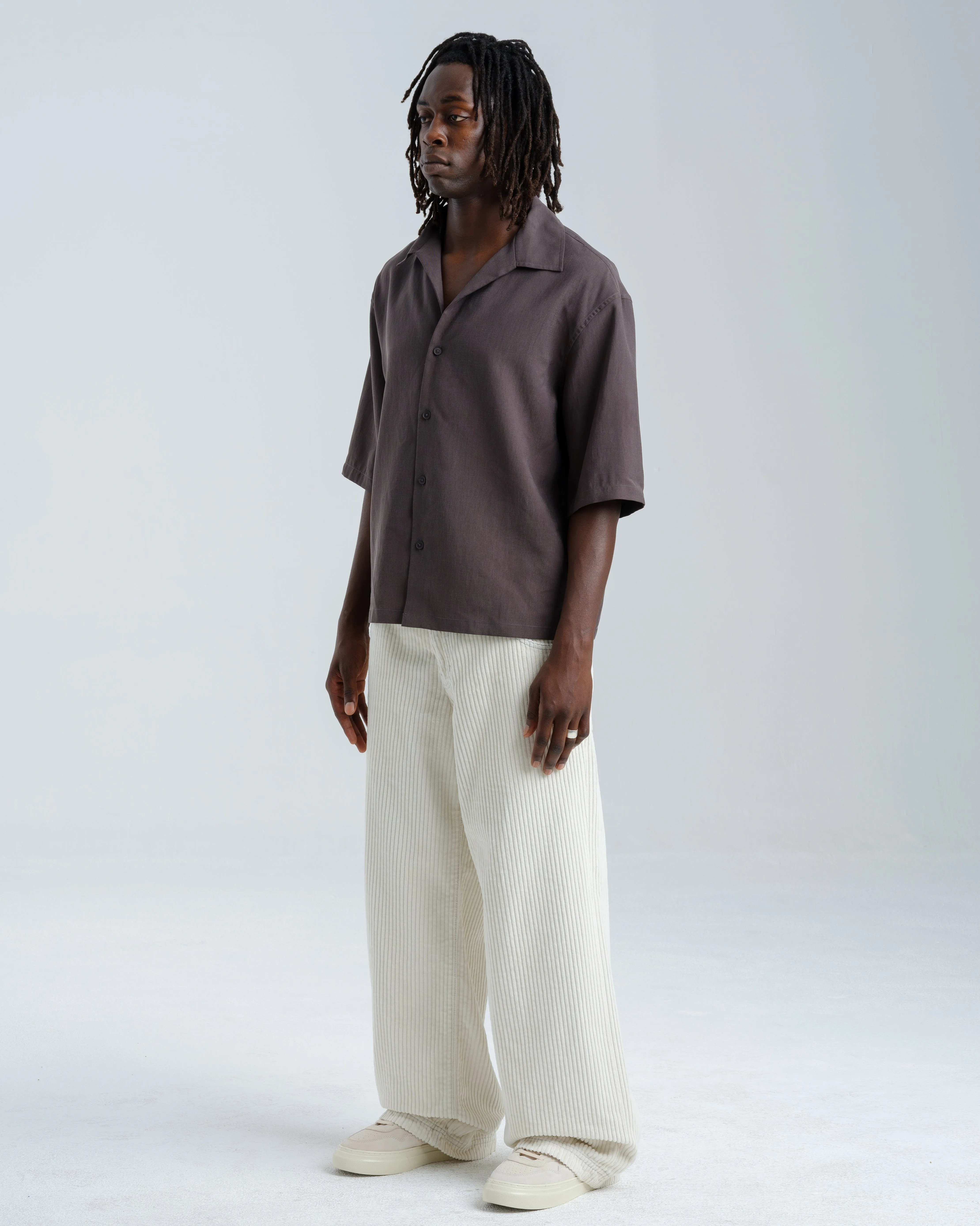 1179 Easy Wide Pipes. 23. 4 Wale Corduroy. Tofu.