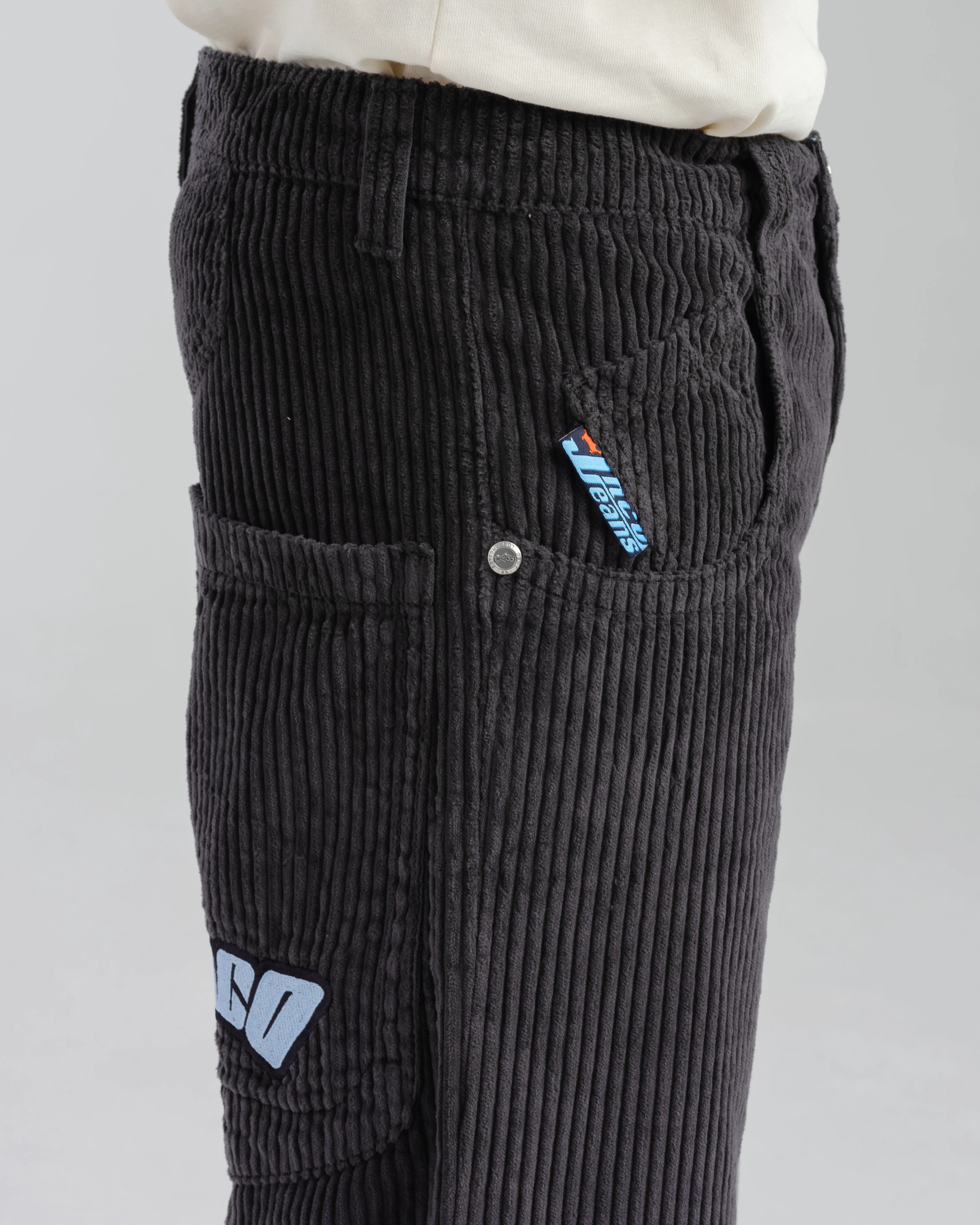 169 Low Down. 20. 4 Wale Corduroy. Magnet.
