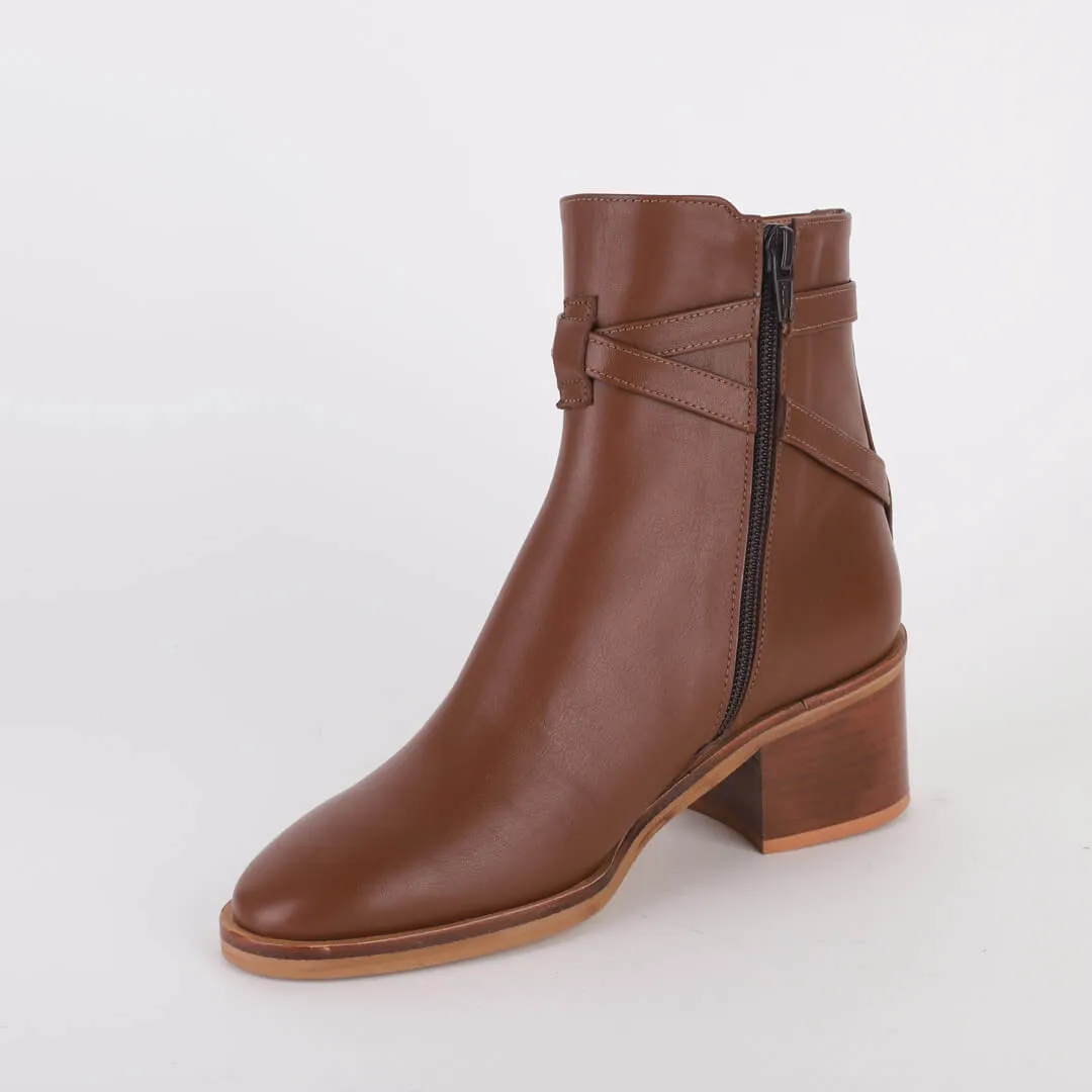 *Aubrey - black, 5cm size UK 2