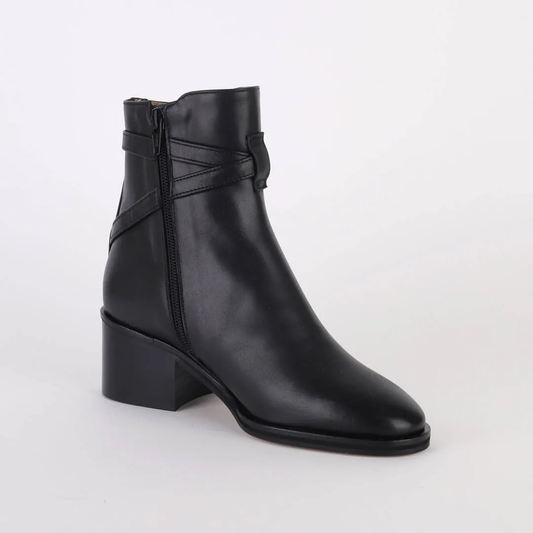 *Aubrey - black, 5cm size UK 2