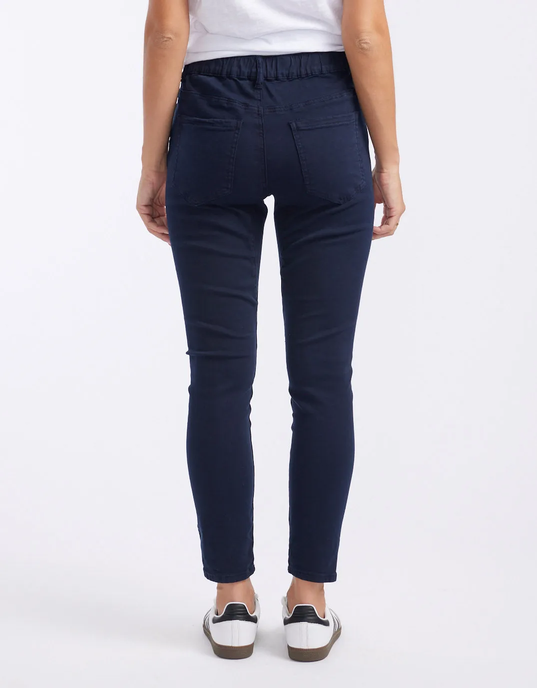 Emma Stretch Jean - Navy