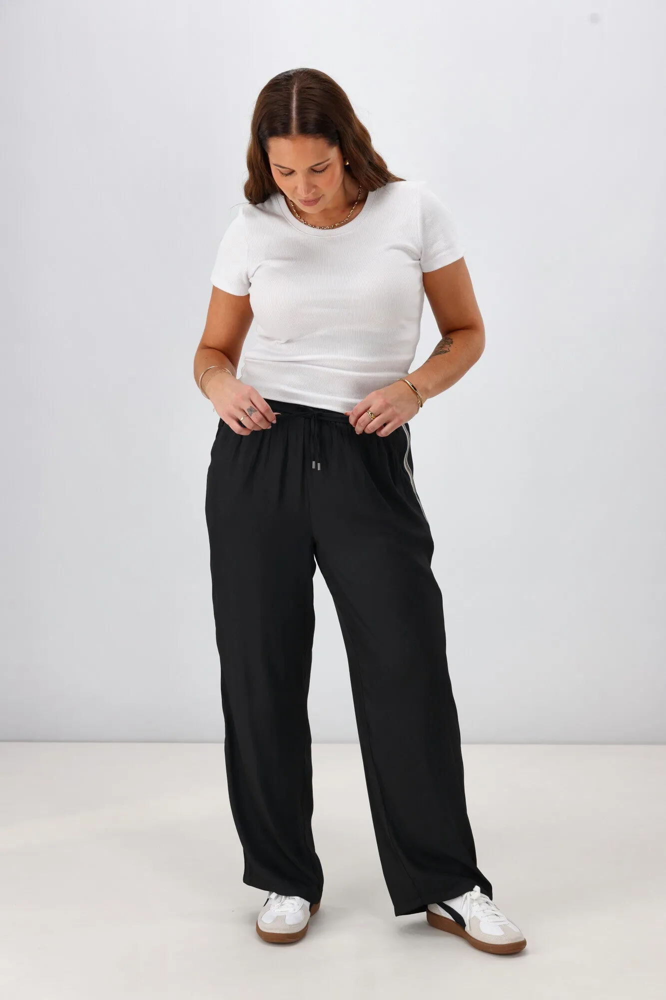 Gloss the Label Taylor Side Taped Wide Leg Pants Black