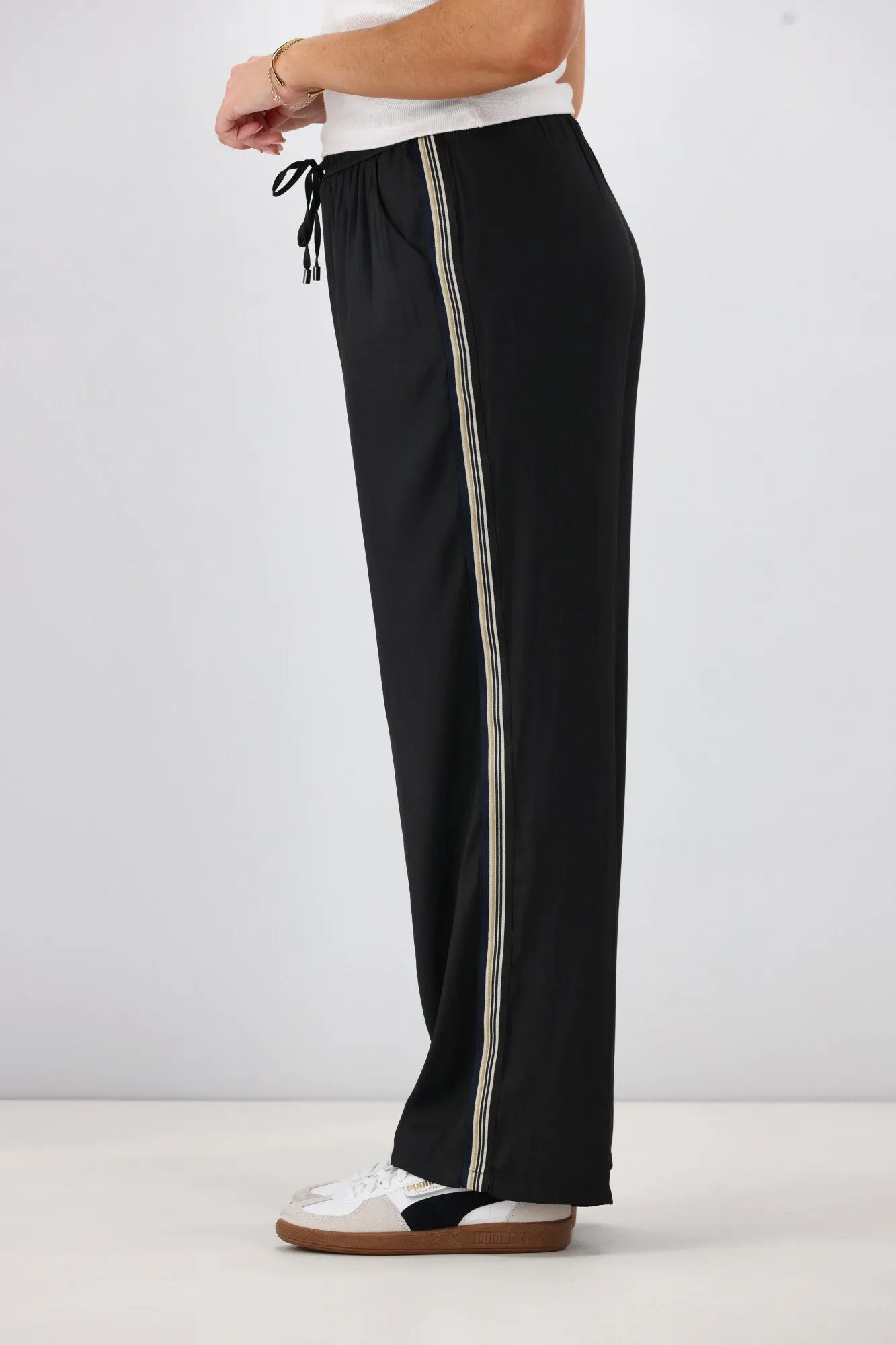 Gloss the Label Taylor Side Taped Wide Leg Pants Black