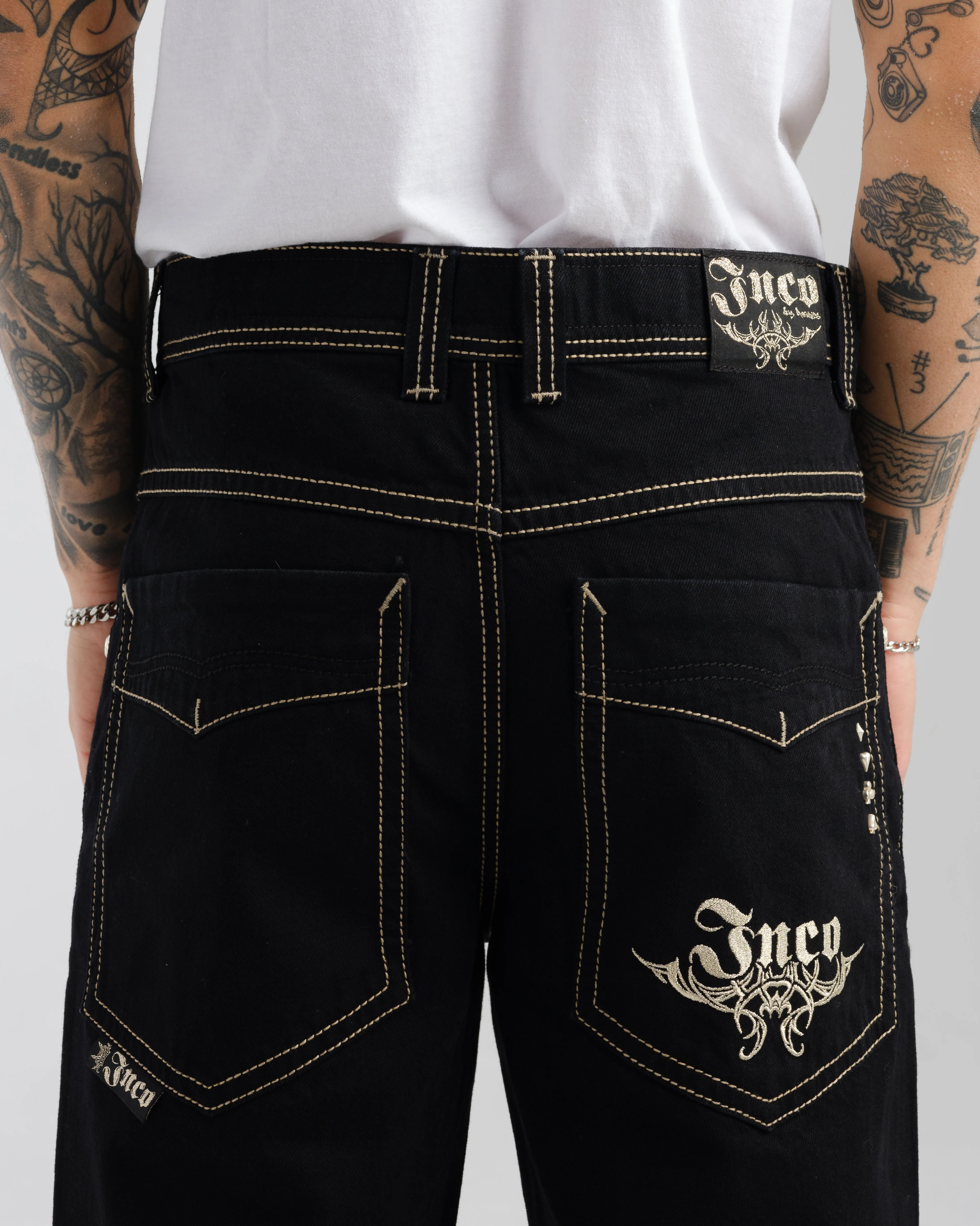 Karatz. 23. Jet Black.