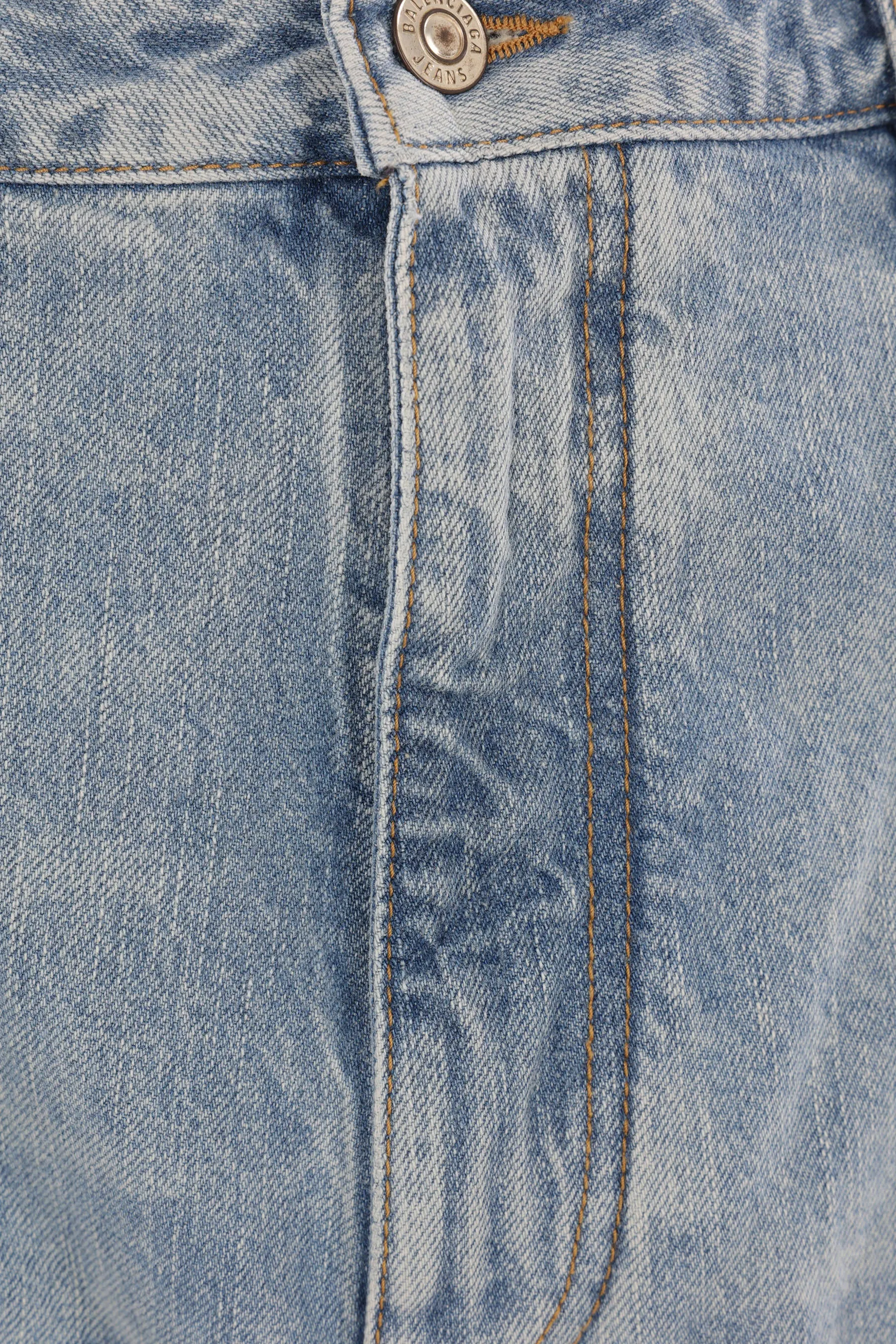 loose-fit denim jeans