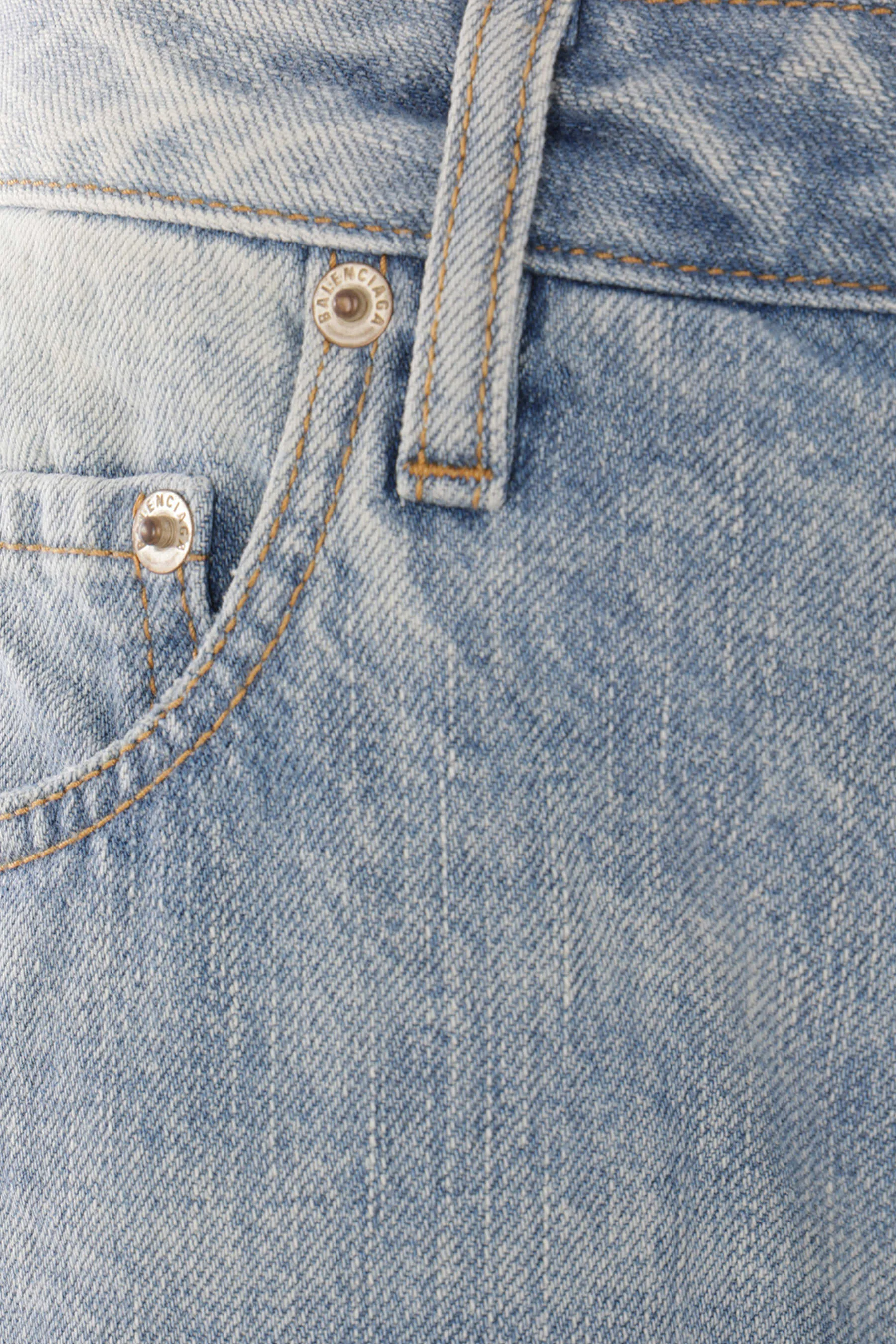 loose-fit denim jeans