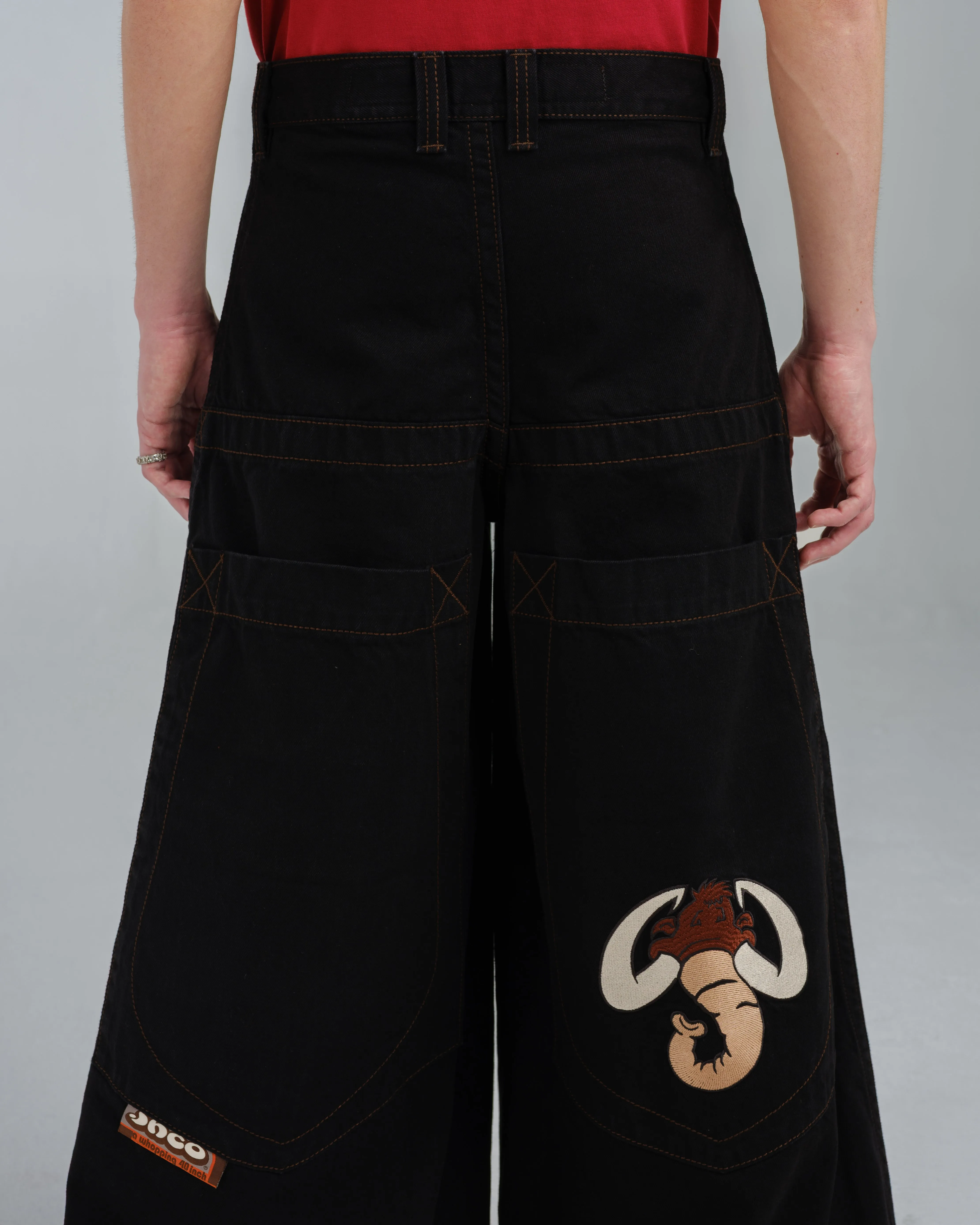 Mammoth. 40. Jet Black.