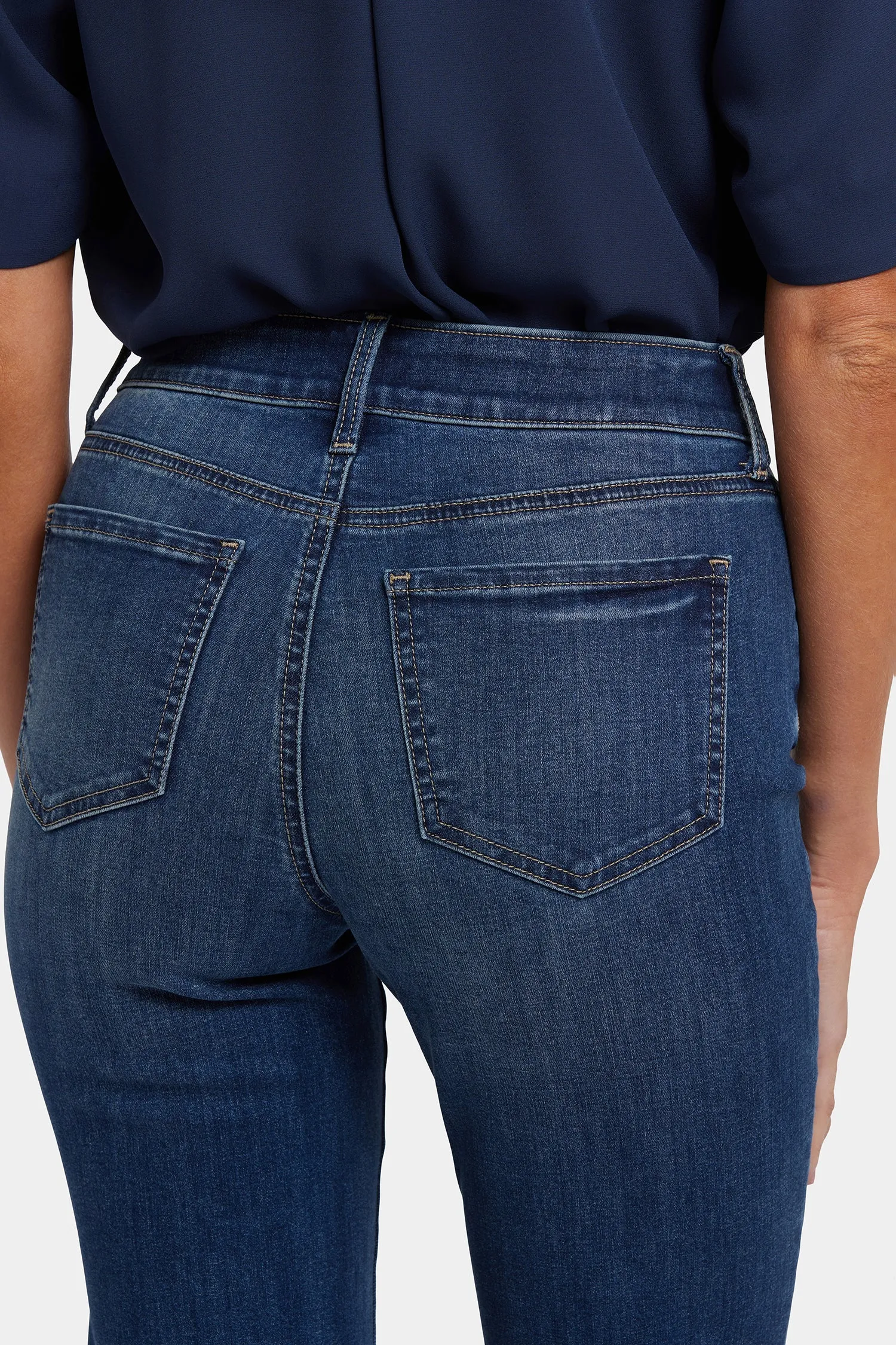 Marilyn Straight Jeans In Petite - Rio Rapids