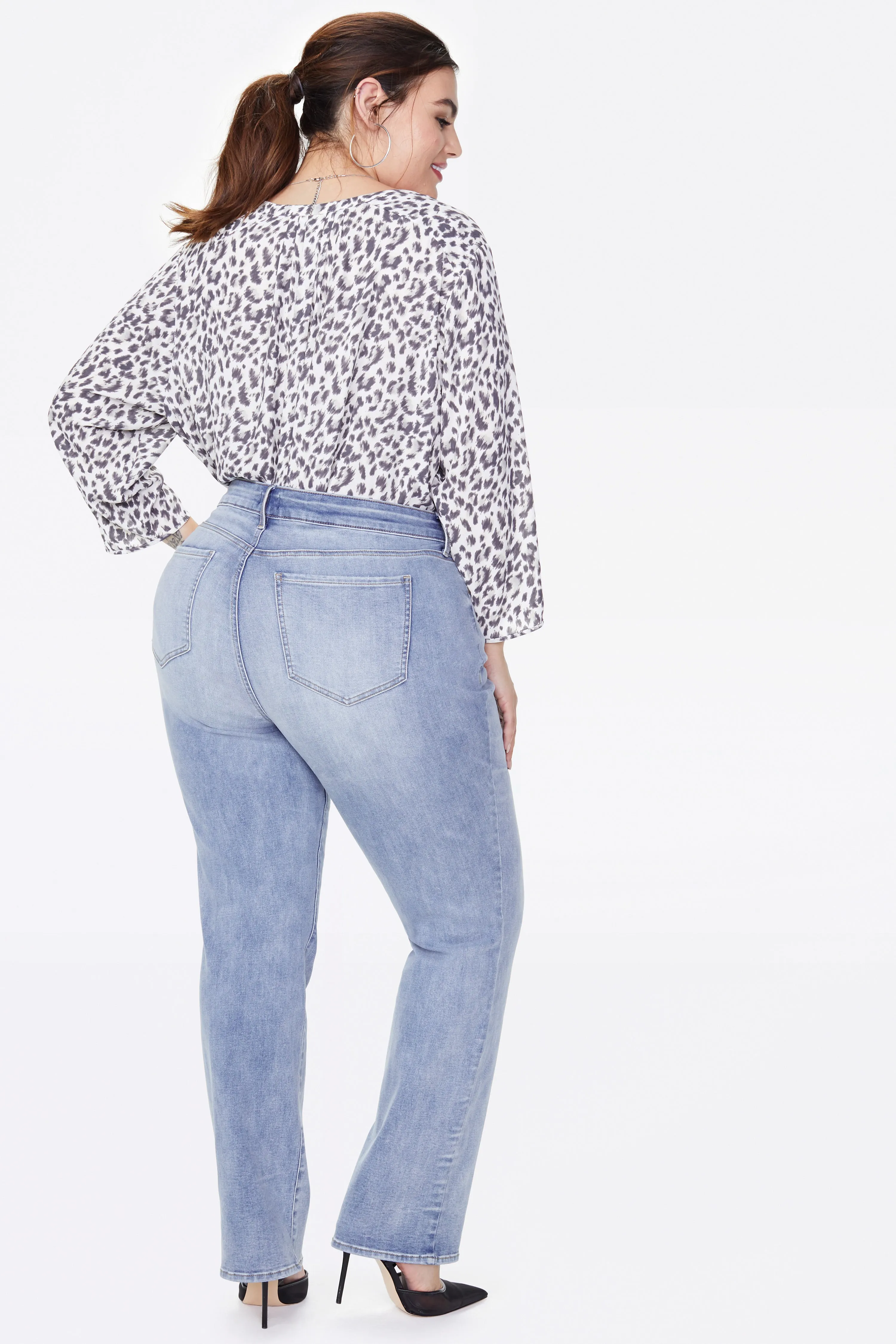 Marilyn Straight Jeans In Plus Size - Biscayne