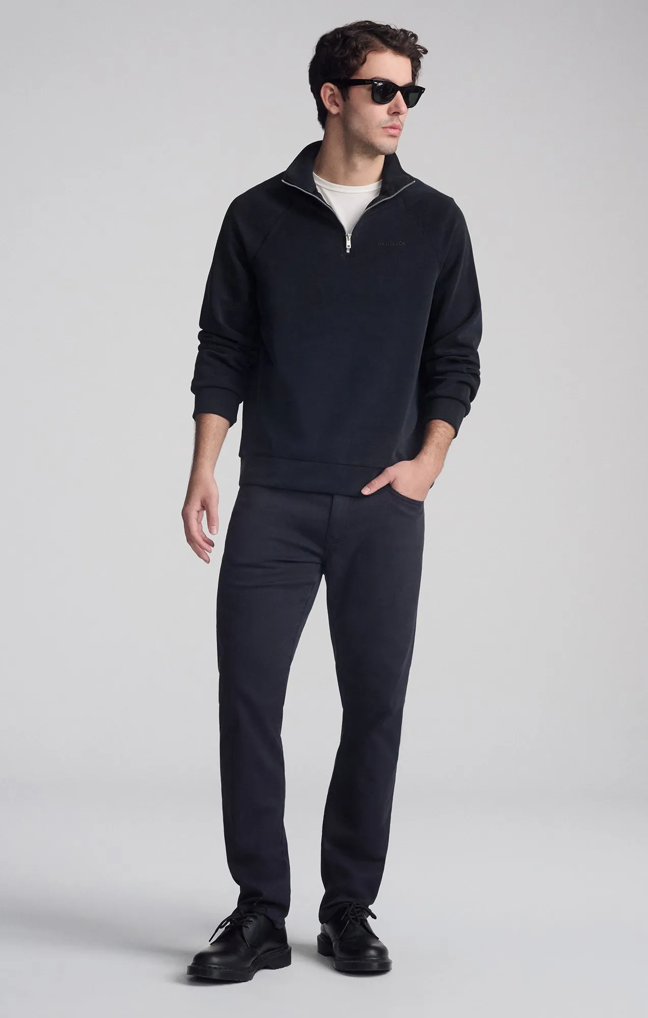 QUARTER ZIP SWEATSHIRT IN JET BLACK