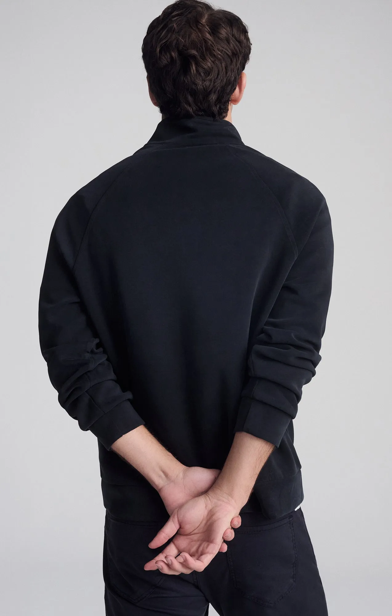 QUARTER ZIP SWEATSHIRT IN JET BLACK