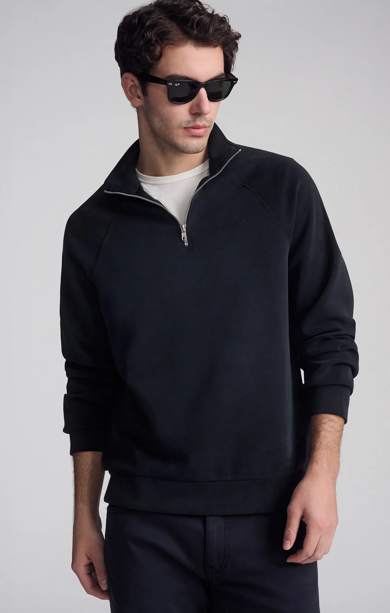 QUARTER ZIP SWEATSHIRT IN JET BLACK