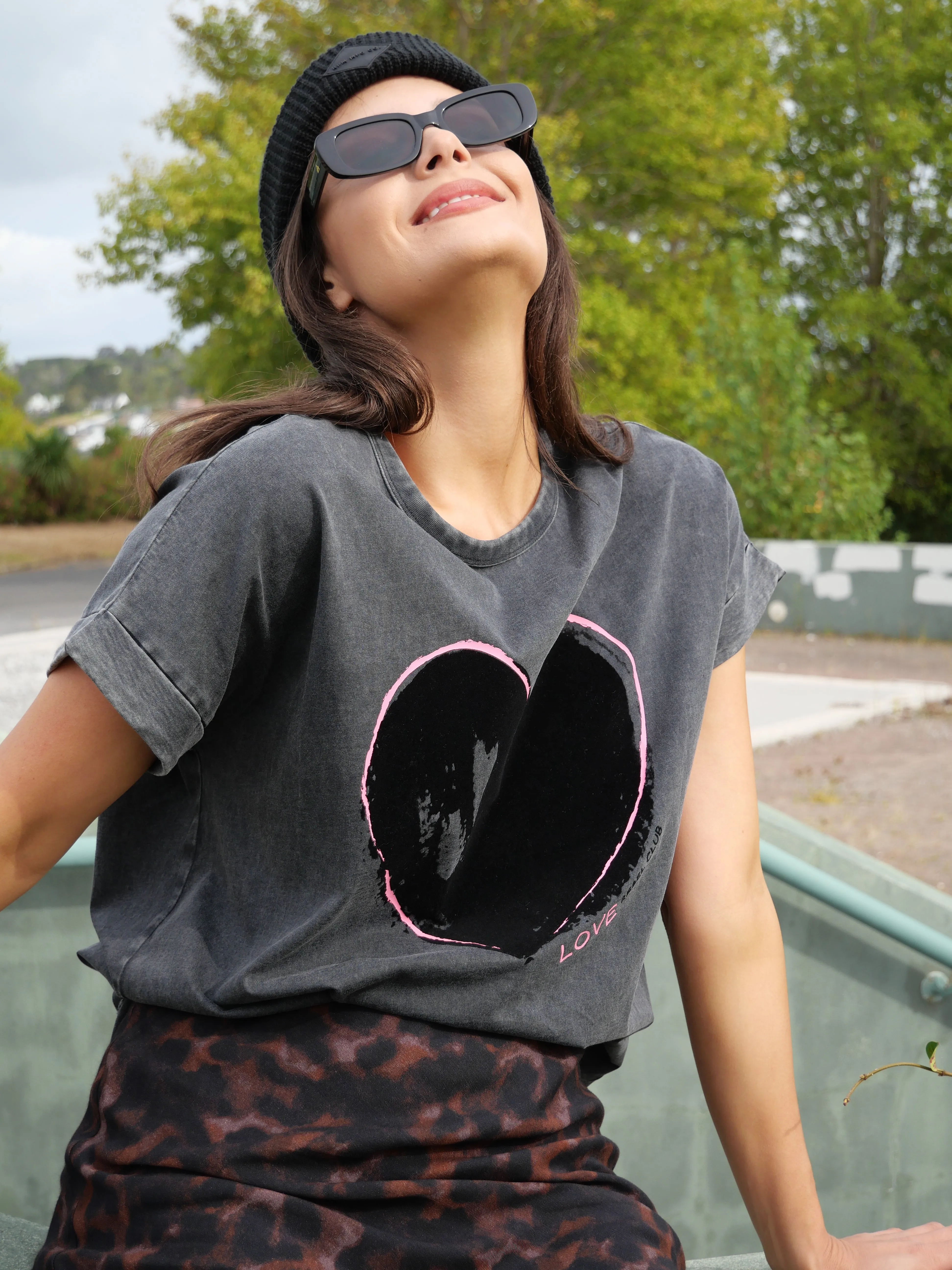 Rebel Club Heart Crush Capsleeve Tee Acid Black