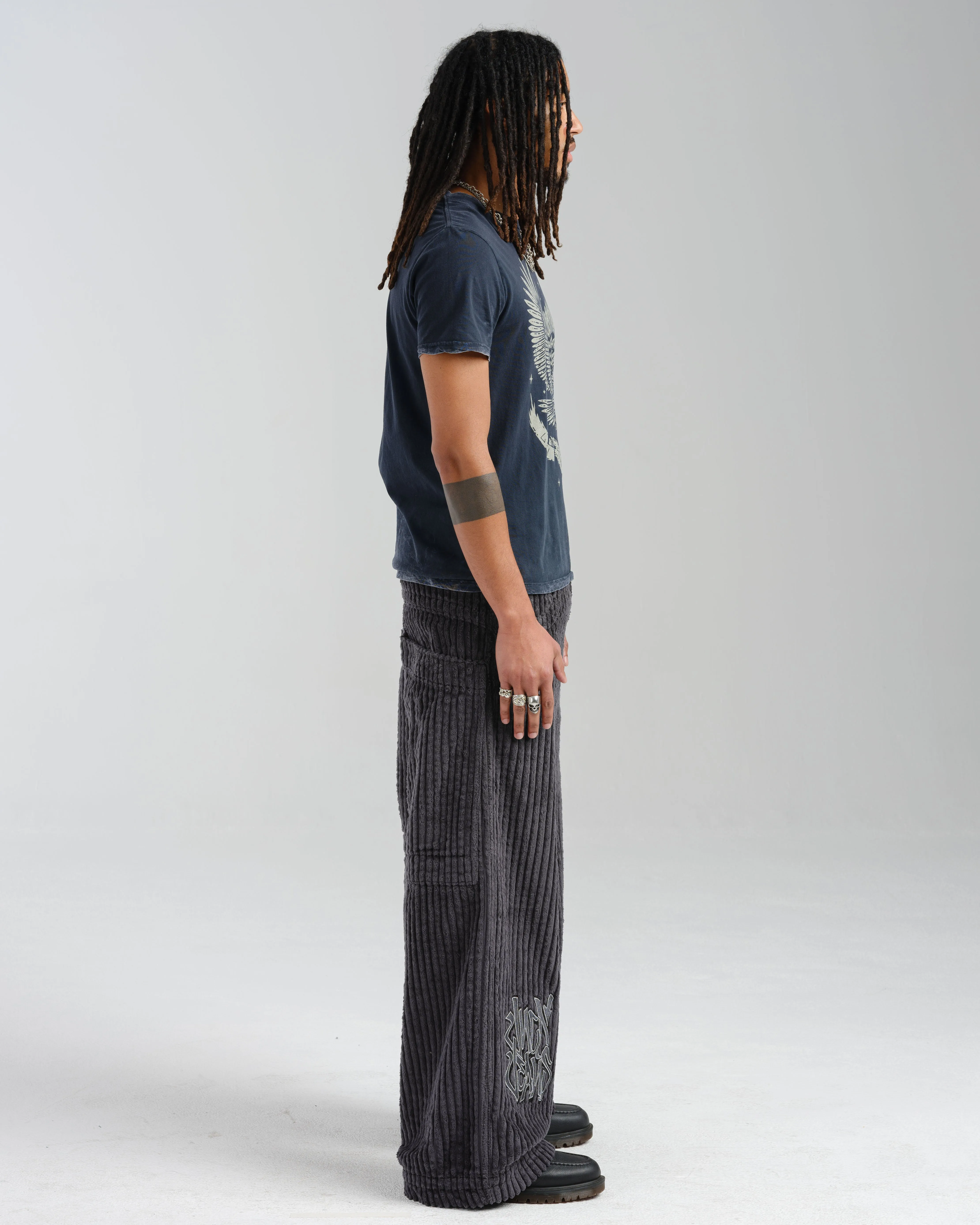 Rollin. 26. 2 Wale Corduroy. Magnet.