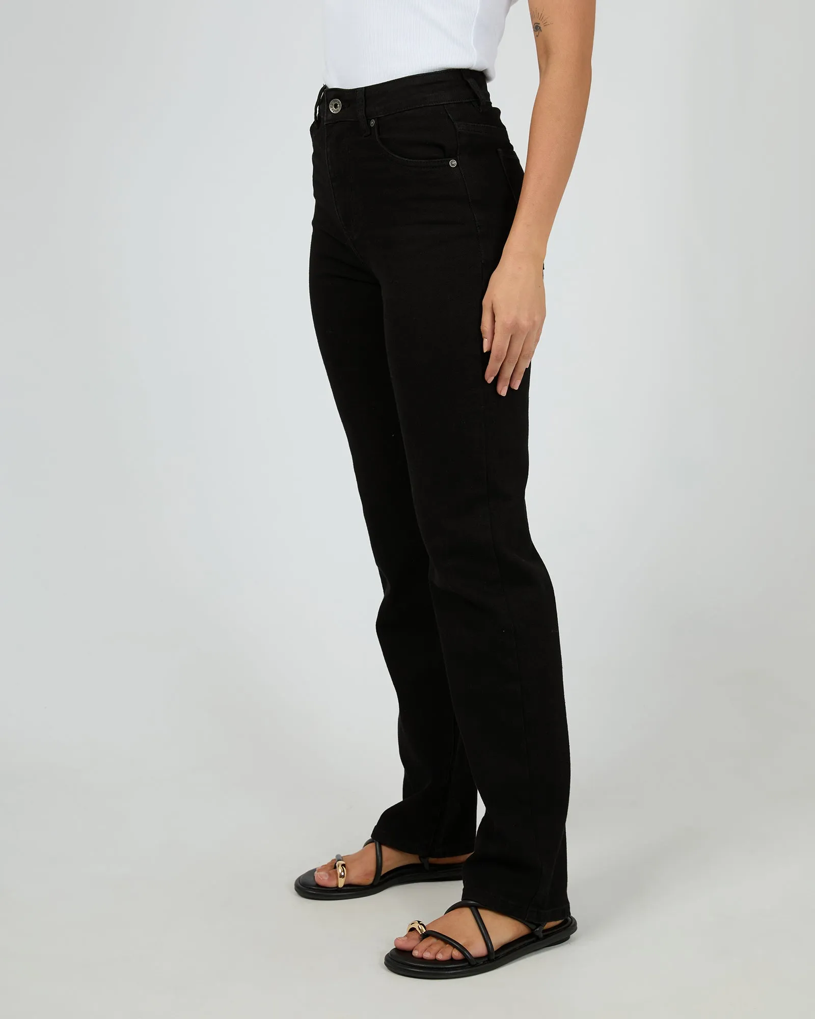 Silent Theory Mila Comfort Straight Jean Black